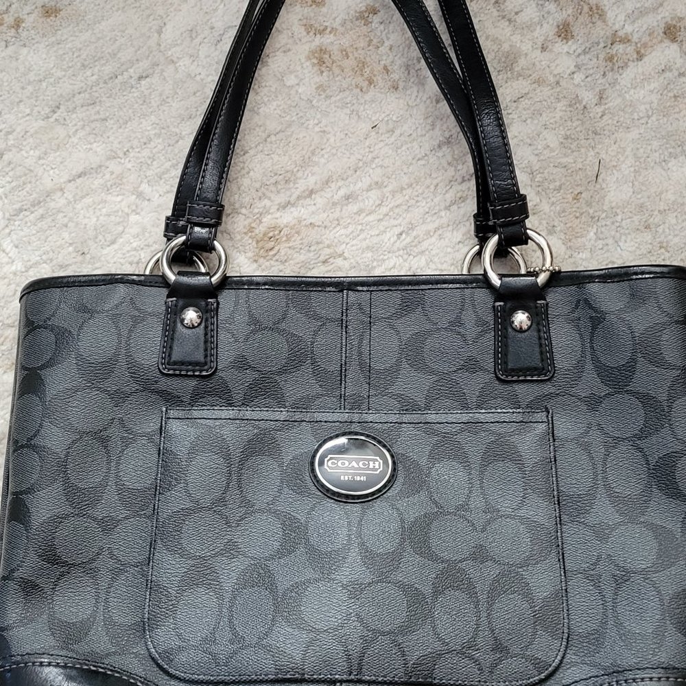 City Tote In Signature Canvas Black